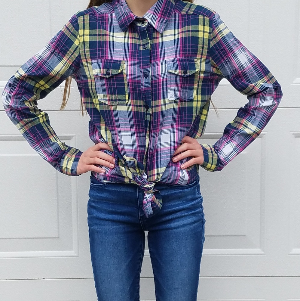 🌴SALE 🌴Plaid Button Up Top (brand: FashionWeb)